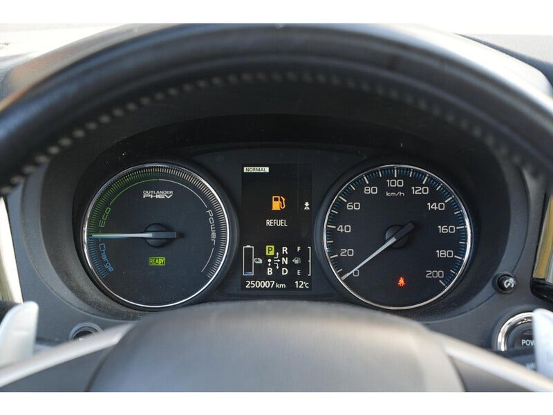 Mitsubishi Outlander (13)