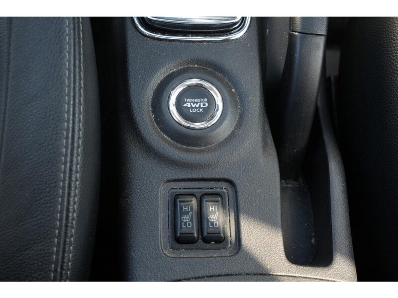 Mitsubishi Outlander (19)