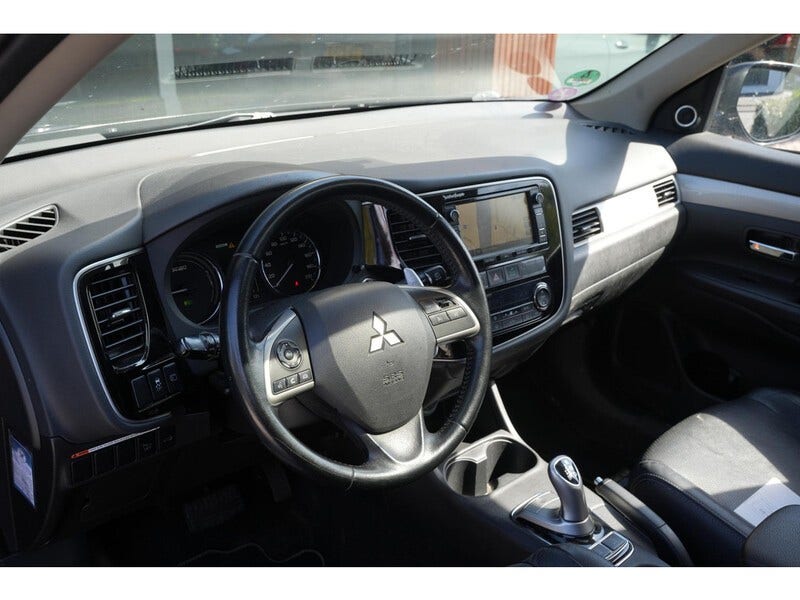 Mitsubishi Outlander (22)