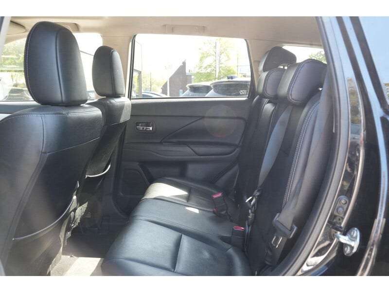 Mitsubishi Outlander (23)