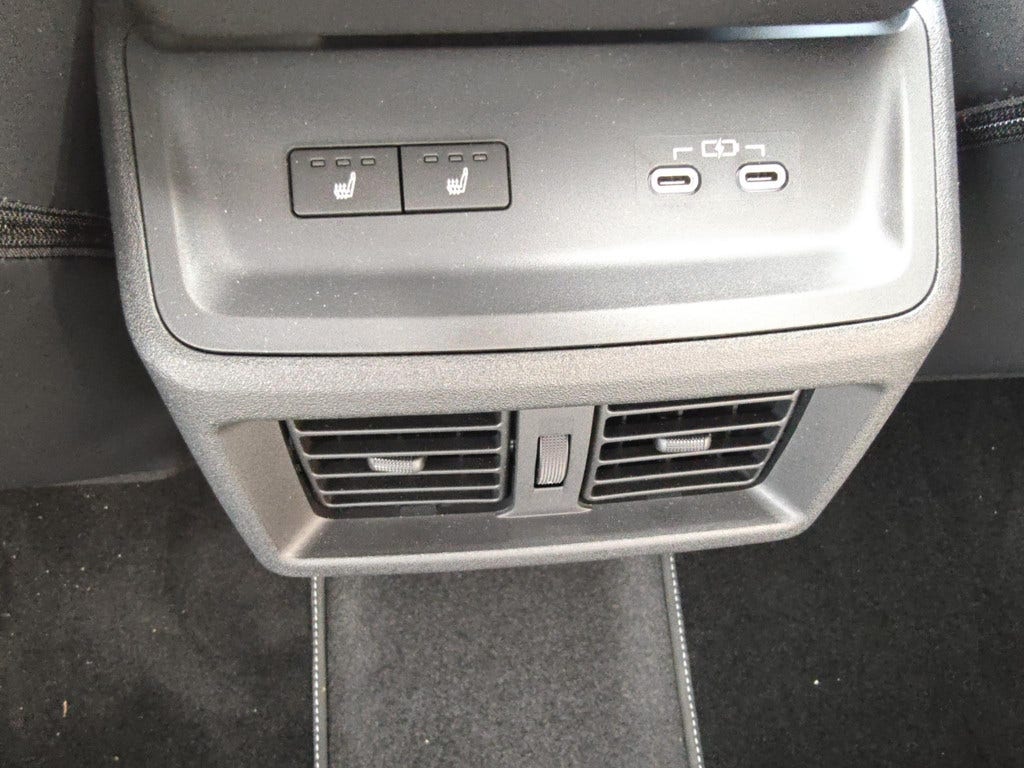 Toyota bZ4X (11)