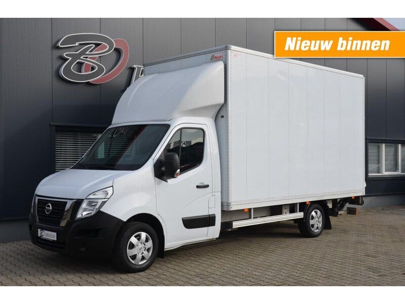 Nissan NV400