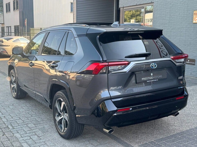 Toyota RAV4 (6)