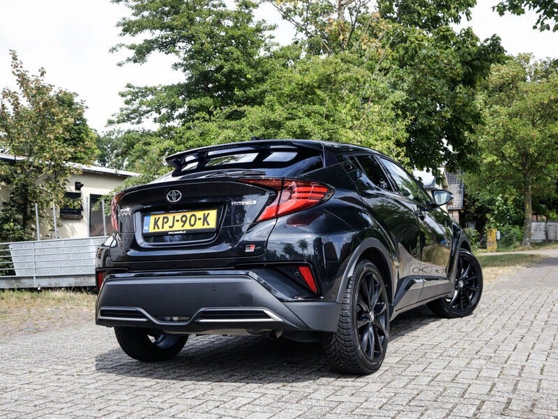 Toyota C-HR (2)