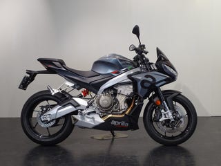 Aprilia Tuono 660
