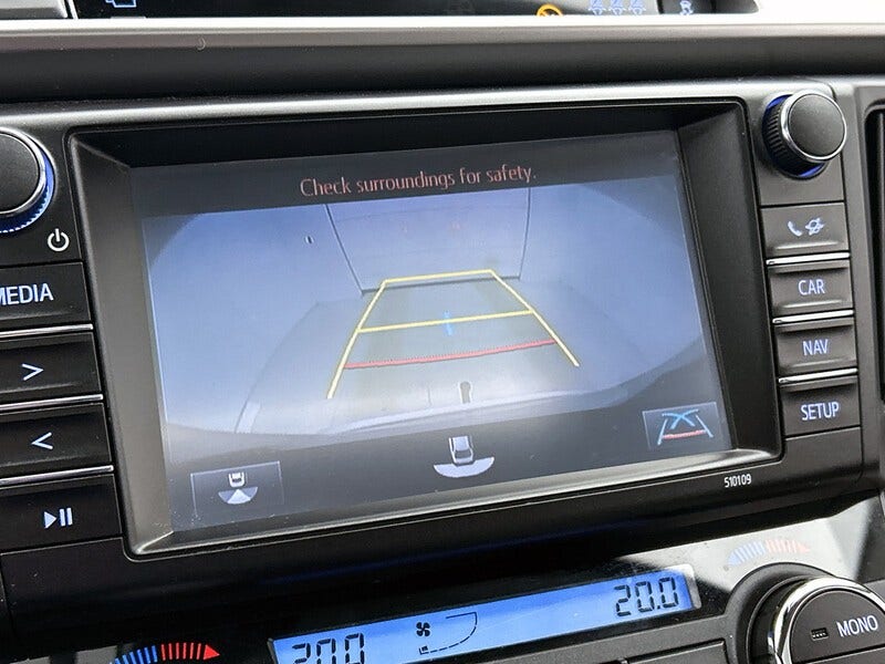 Toyota RAV4 (8)