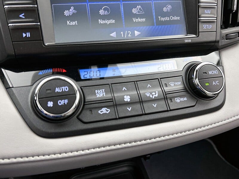 Toyota RAV4 (10)