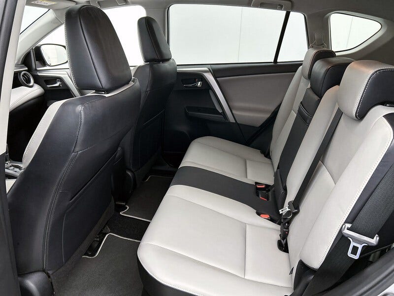 Toyota RAV4 (18)