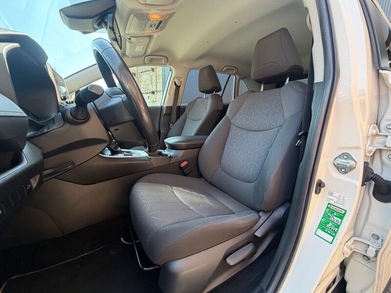 Toyota RAV4 (7)