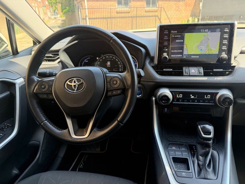 Toyota RAV4 (8)