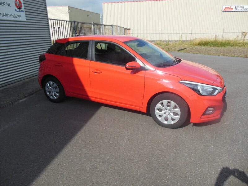 Hyundai i20 (2)