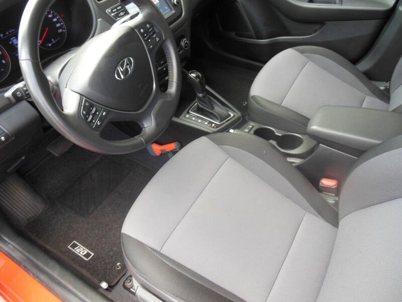 Hyundai i20 (9)
