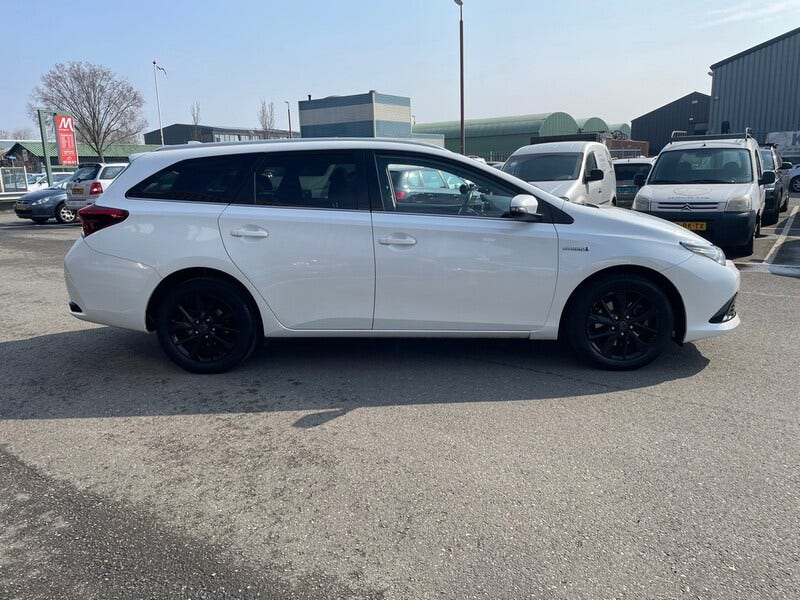 Toyota Auris (6)