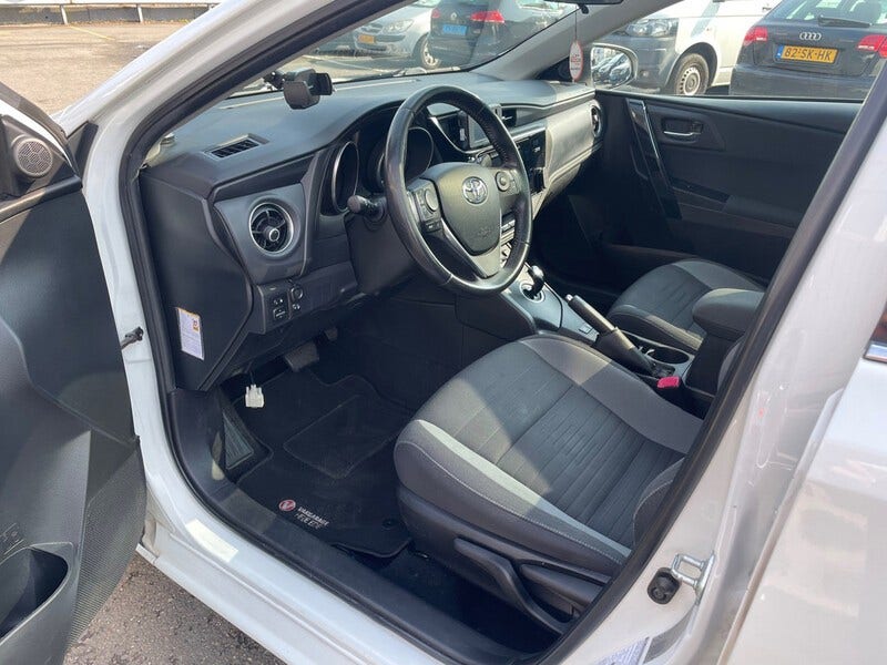 Toyota Auris (9)