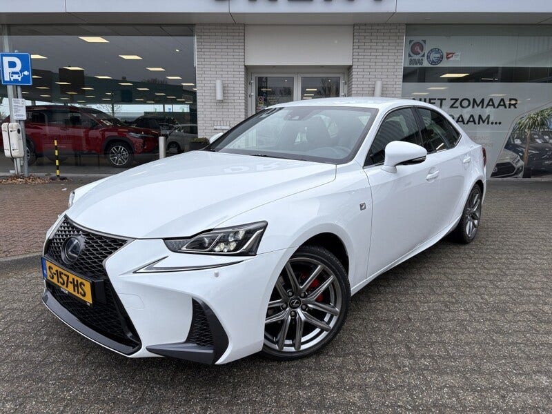 Lexus IS