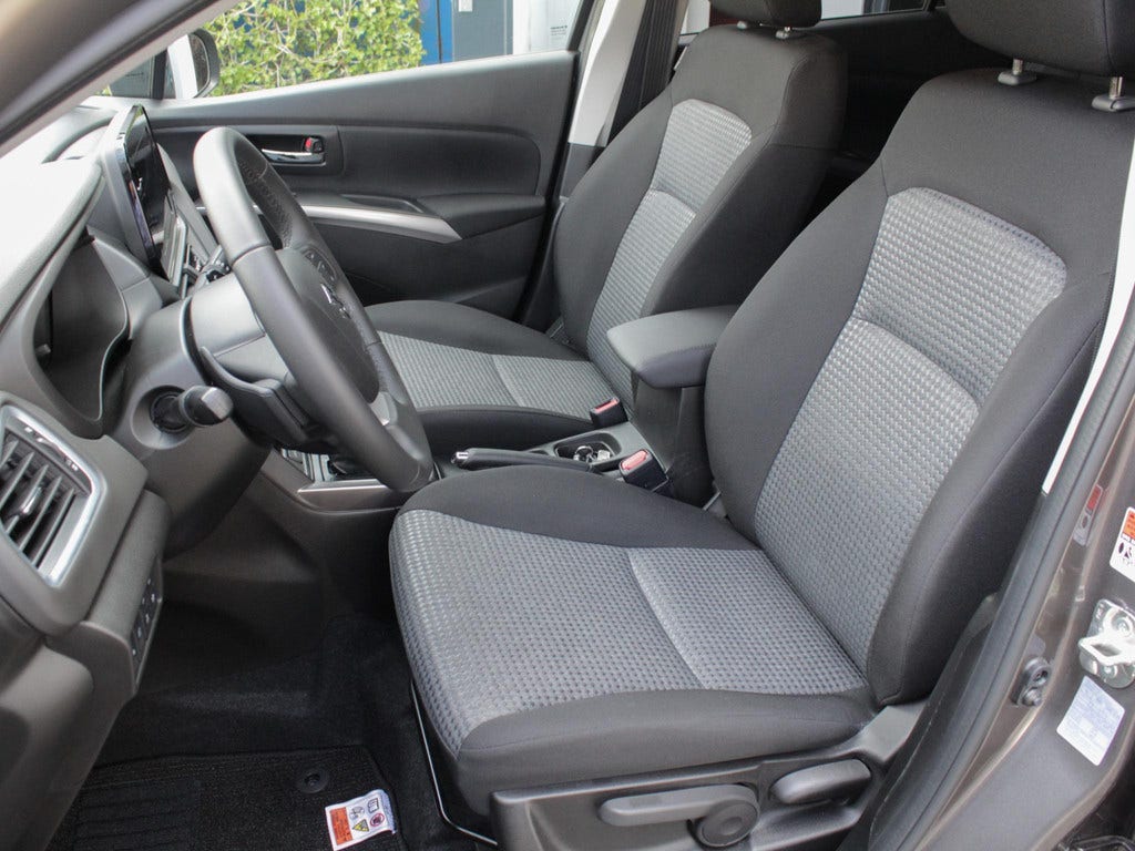 Suzuki Cross (4)