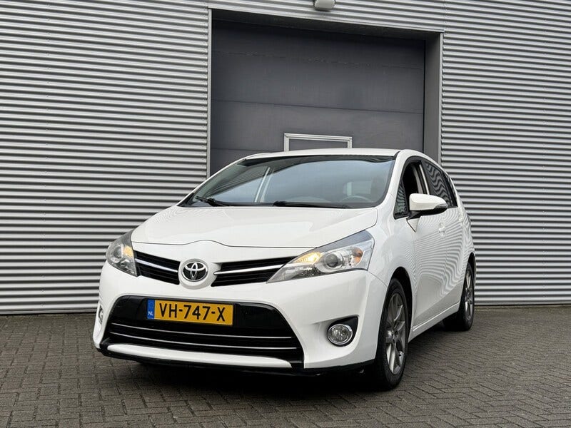 Toyota Verso (2)