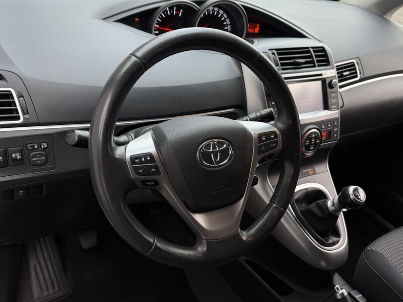 Toyota Verso (11)
