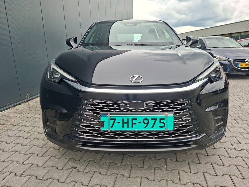Lexus LBX (8)