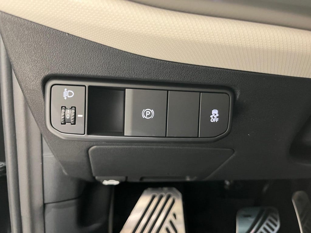 Kia EV4 (12)
