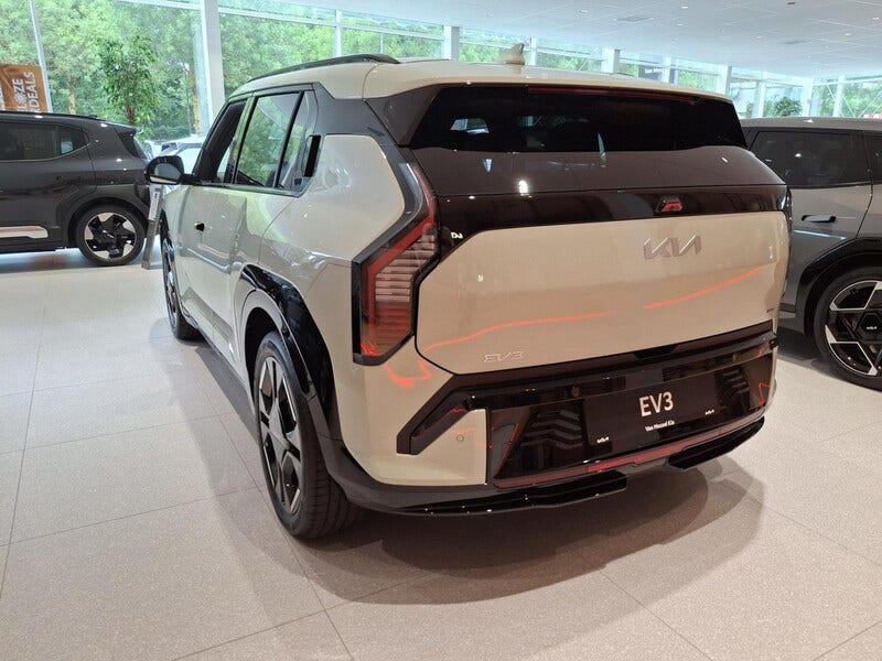 Kia EV3 (17)