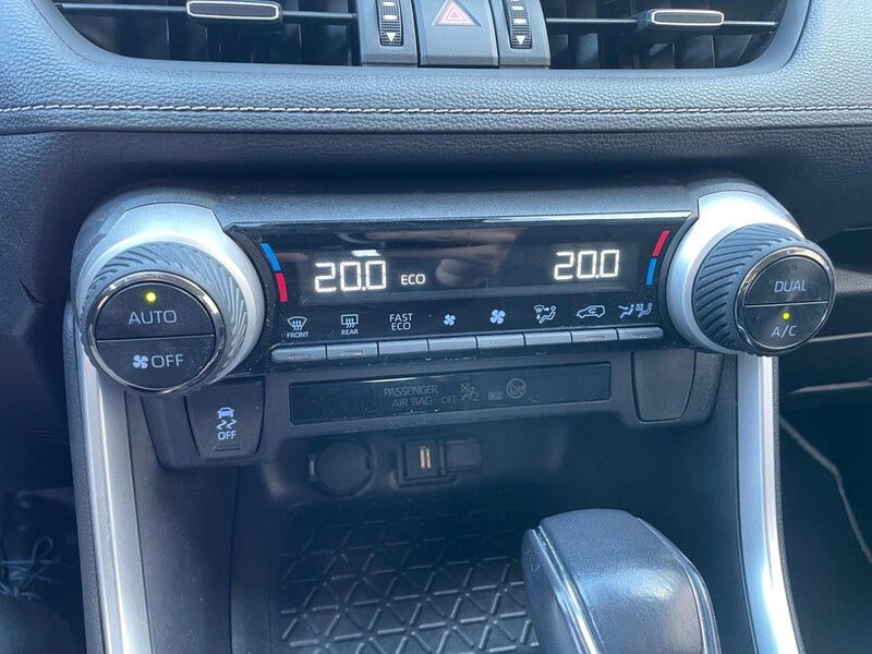 Toyota RAV4 (22)