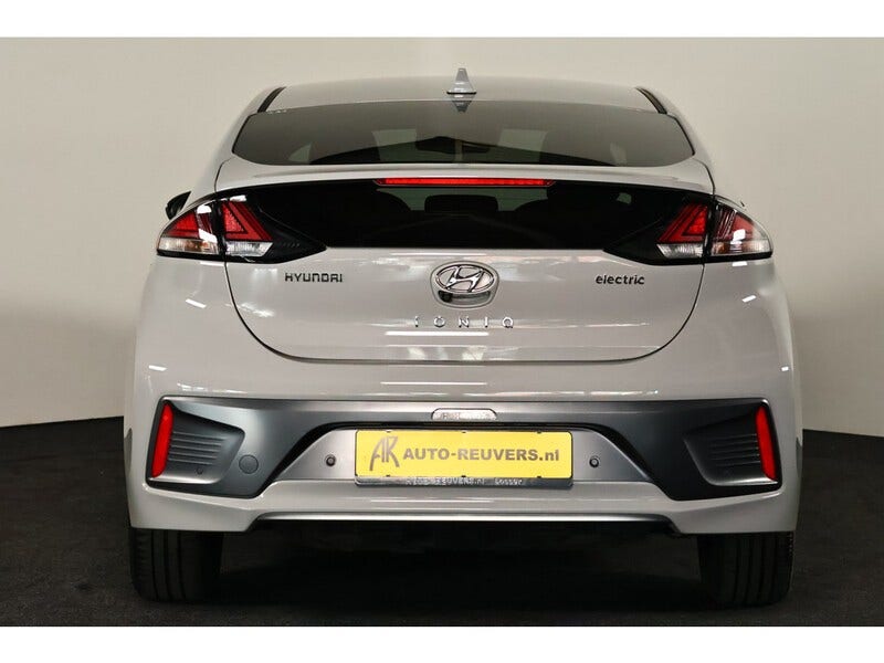 Hyundai IONIQ (8)