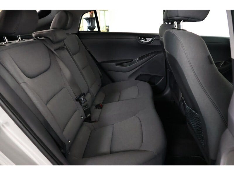 Hyundai IONIQ (12)