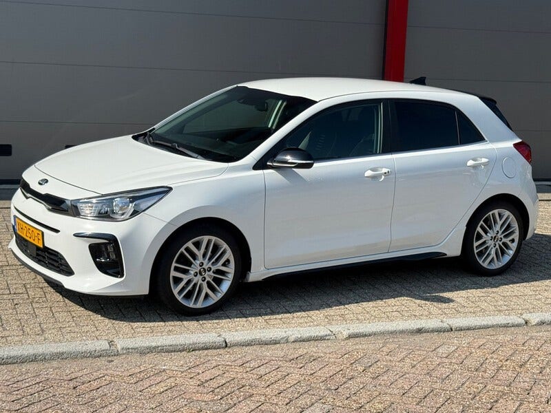 Kia Rio (2)
