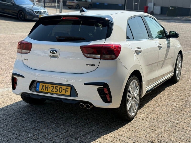 Kia Rio (4)