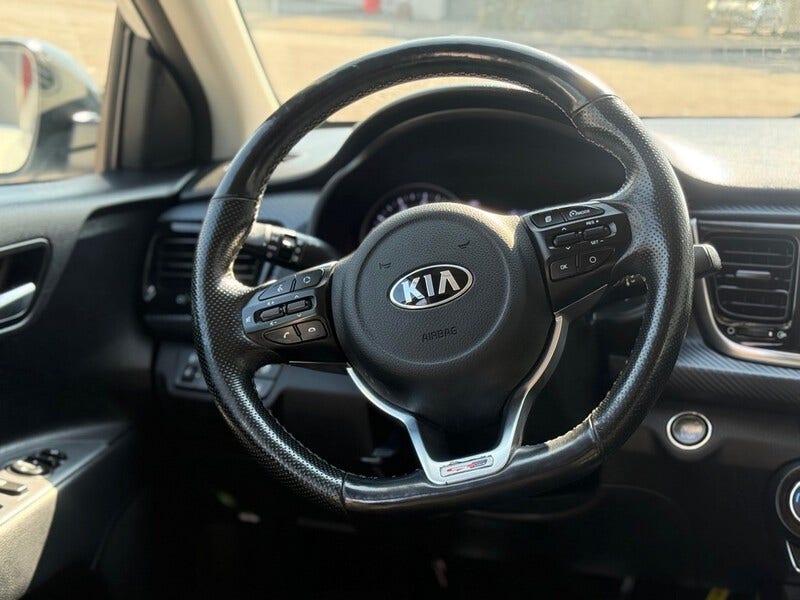 Kia Rio (8)