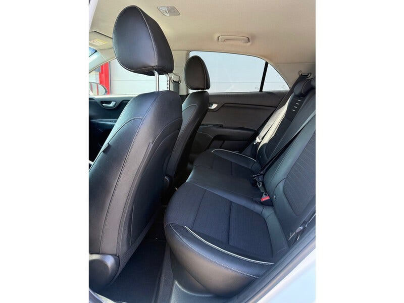 Kia Rio (9)