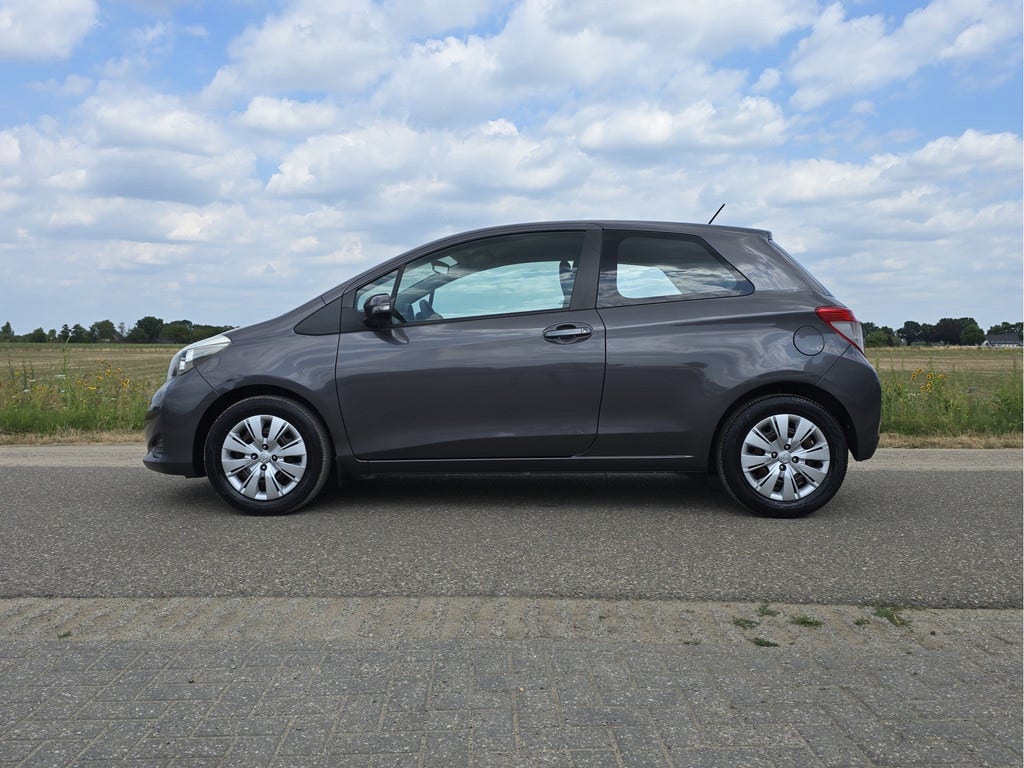 Toyota Yaris (2)