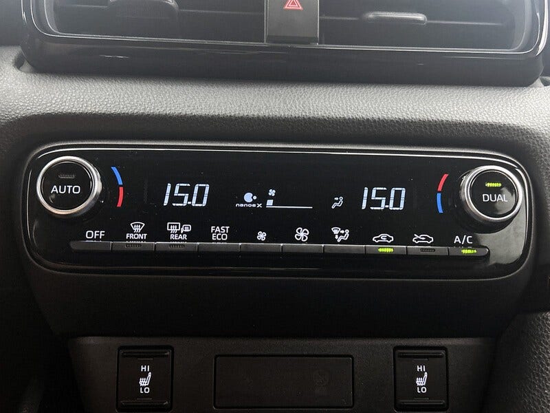 Toyota Yaris (12)