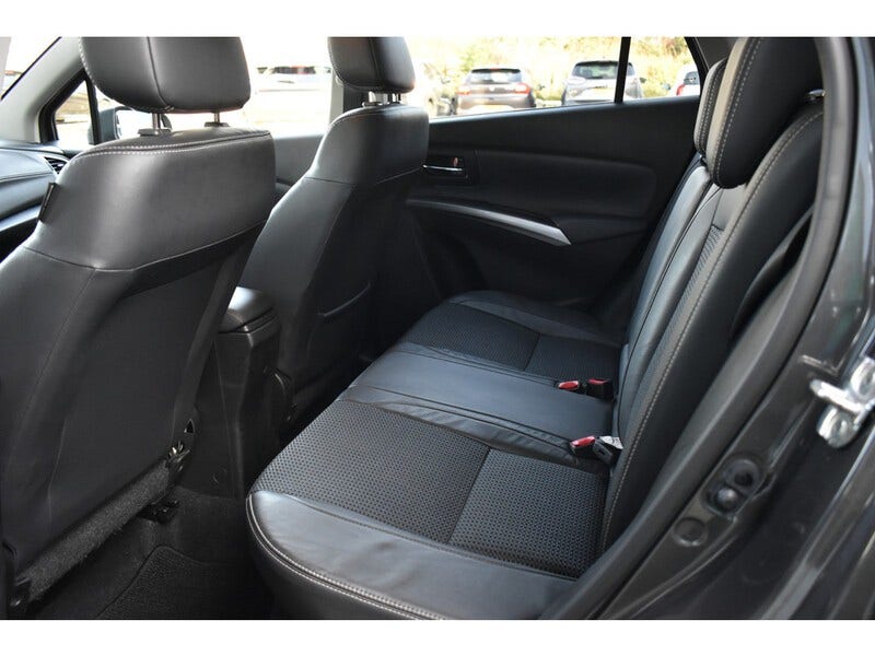 Suzuki Cross (14)
