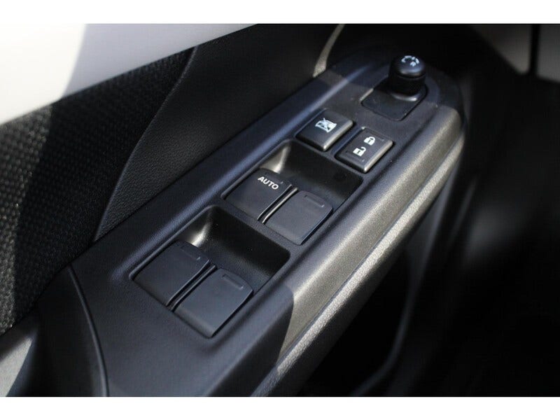 Suzuki Swift (20)