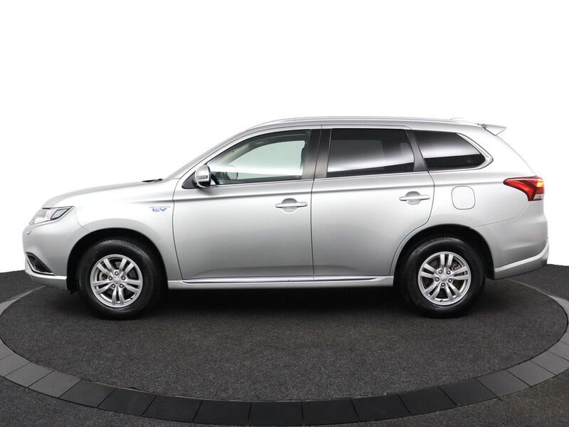 Mitsubishi Outlander (2)