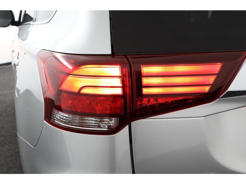 Mitsubishi Outlander (12)
