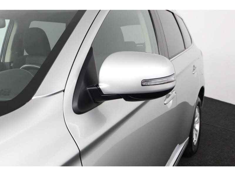 Mitsubishi Outlander (16)