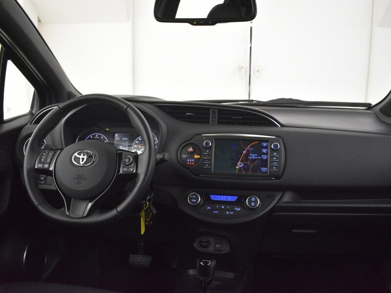 Toyota Yaris (4)
