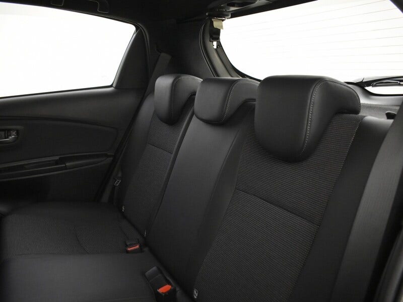 Toyota Yaris (12)