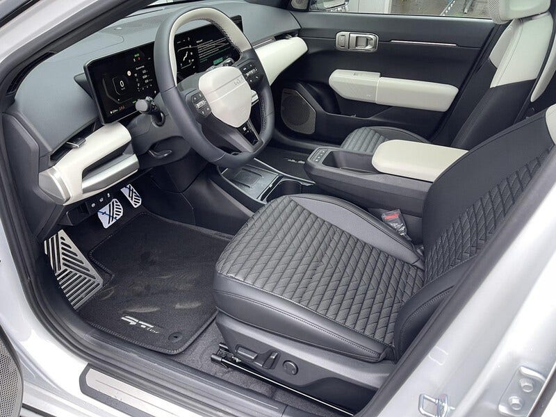 Kia EV4 (12)