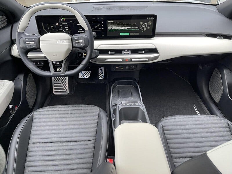 Kia EV4 (13)