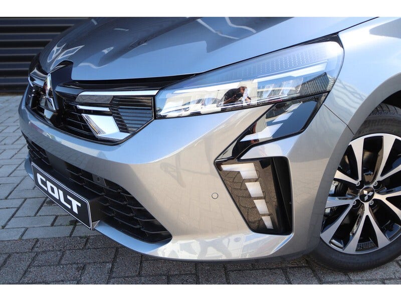 Mitsubishi Colt (8)