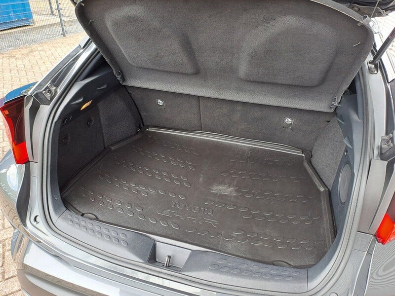 Toyota C-HR (8)