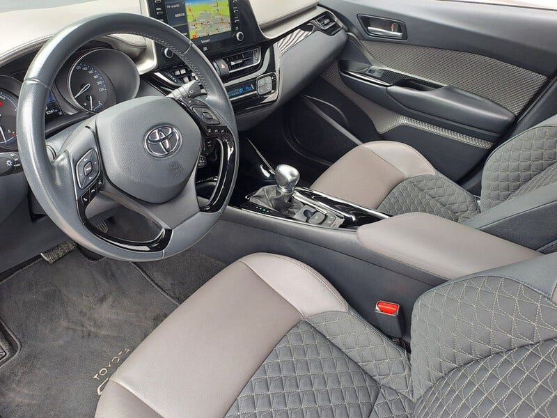 Toyota C-HR (10)