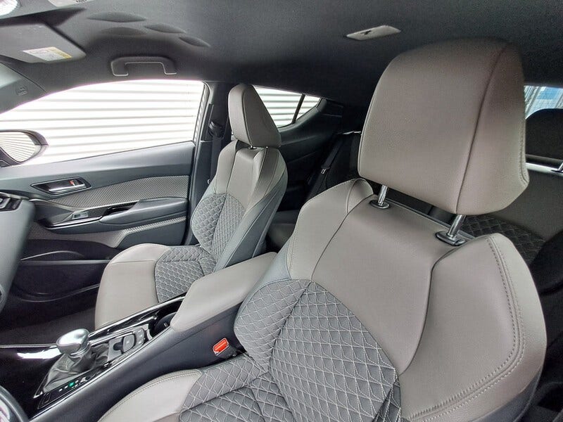 Toyota C-HR (11)