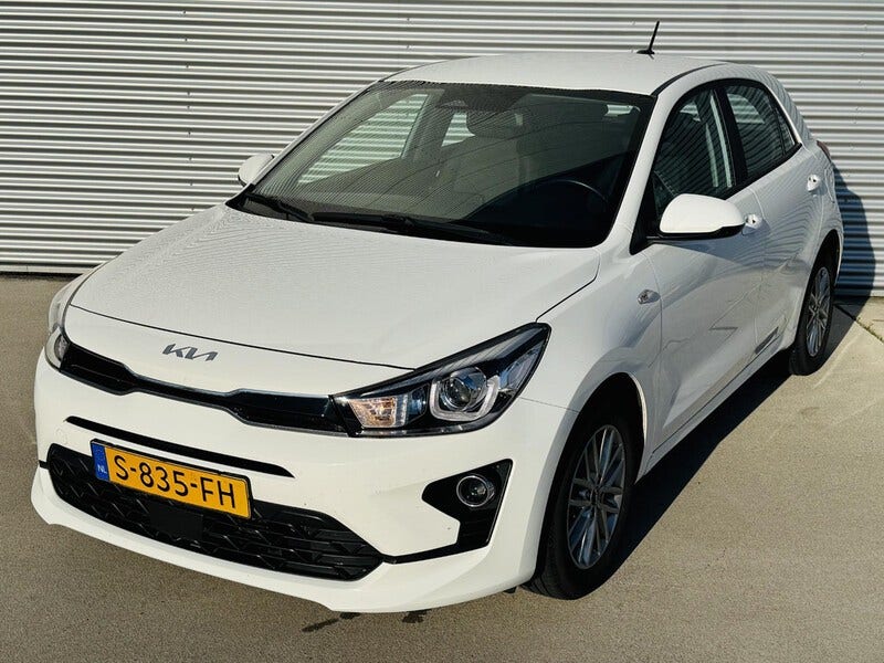 Kia Rio (2)