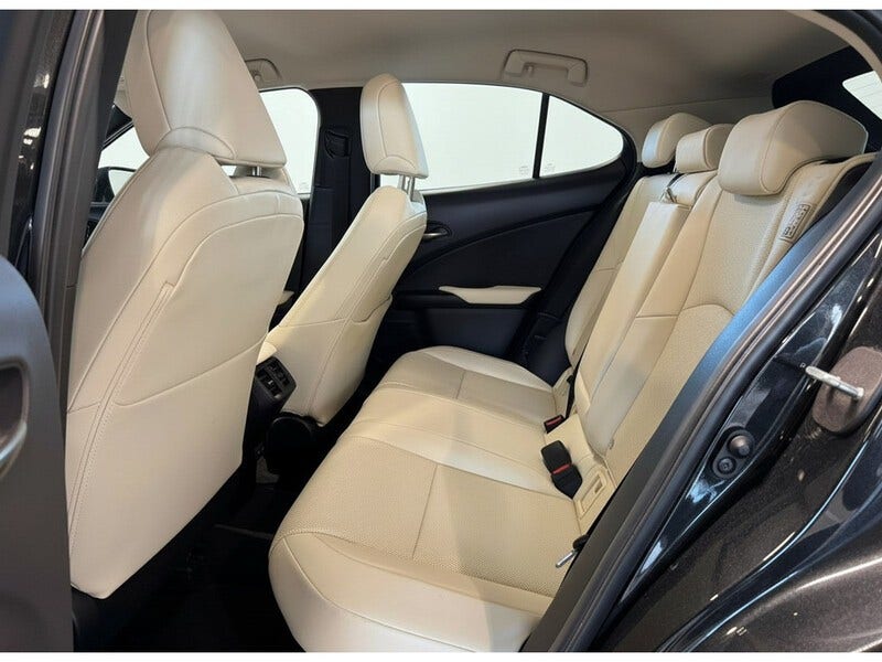 Lexus UX (7)