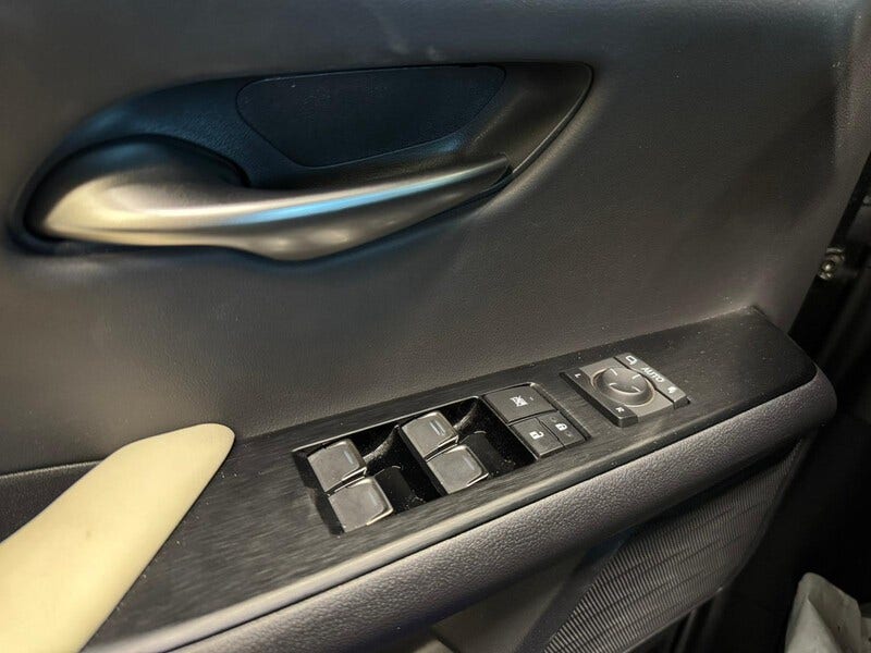 Lexus UX (11)